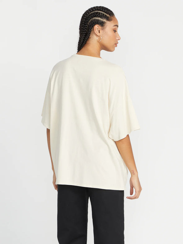 You don't have to steal his shirts anymore. This tee offers all that relaxed, oversized, roomy goodness you're looking for, plus it's made from supremely soft 100% organic cotton jersey you can look great in and feel good about the clothes you wear.