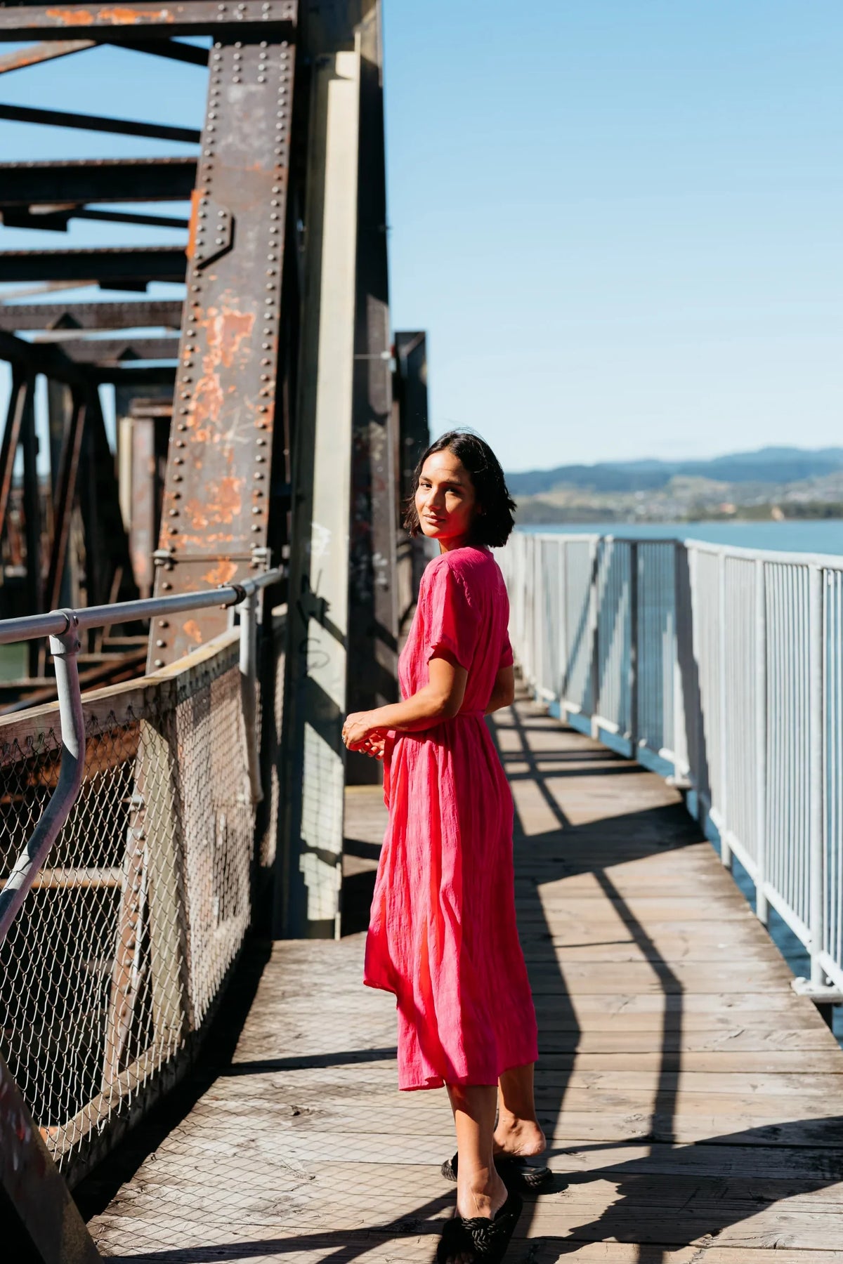  Et Alia is a contemporary New Zealand fashion label known for its feminine silhouettes, flattering fits, and everyday elegance. 