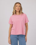 Garment-washed finish

Rolled sleeve cuffs

Regular fit

Branded chest embroidery

100% Cotton

Model wears size 8