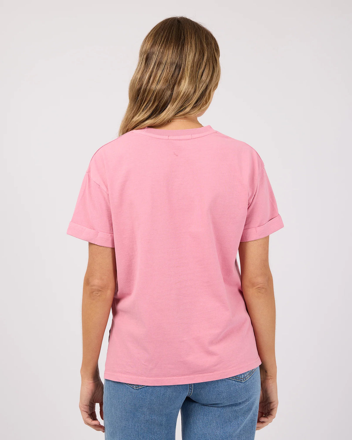 Garment-washed finish

Rolled sleeve cuffs

Regular fit

Branded chest embroidery

100% Cotton

Model wears size 8