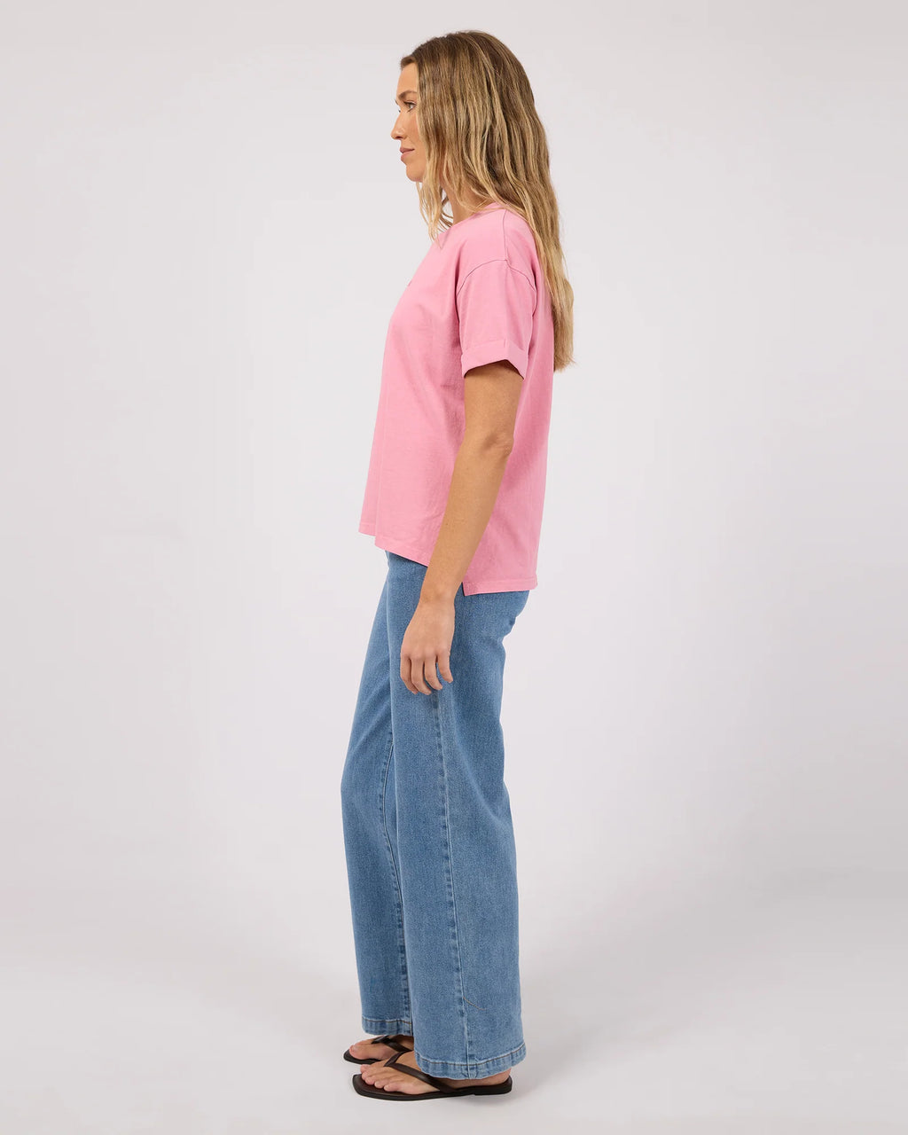 Garment-washed finish

Rolled sleeve cuffs

Regular fit

Branded chest embroidery

100% Cotton

Model wears size 8