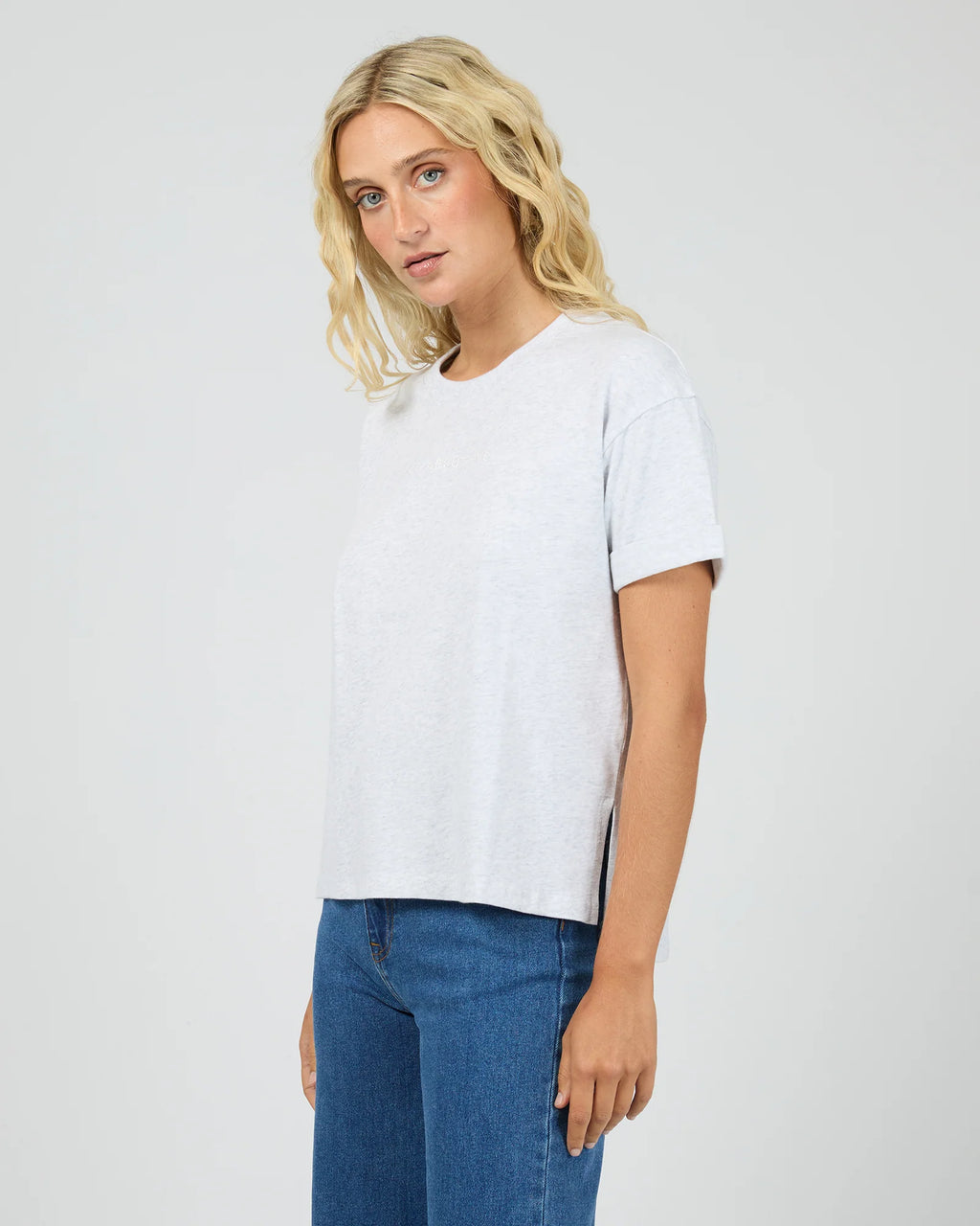 Garment-washed finish

Rolled sleeve cuffs

Regular fit

Branded chest embroidery

100% Cotton

Model wears size 8