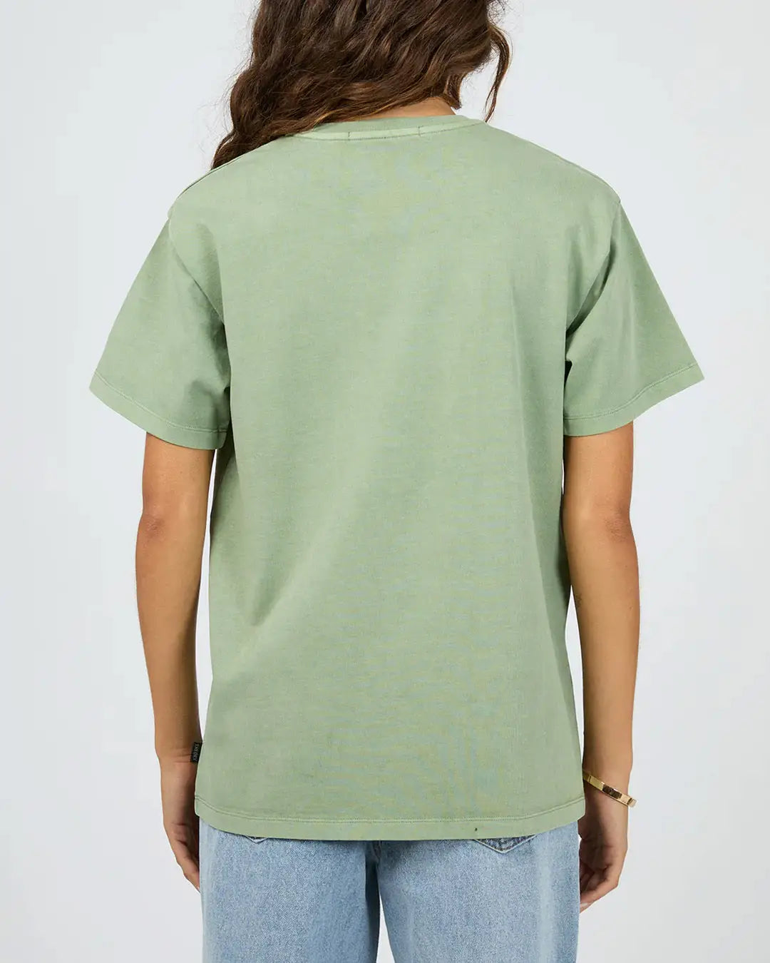 Relaxed, easy-wear fit

Hand-drawn graphic detail on front

Short sleeves for everyday comfort

Ribbed crew neckline

Soft and breathable 100% cotton construction