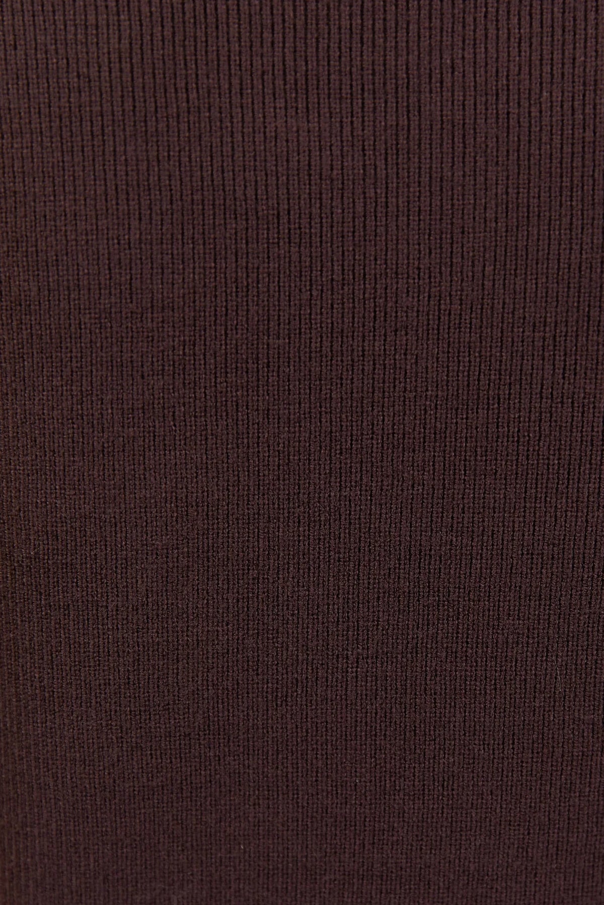 Soft rib knit texture
Flattering fitted silhouette
Comfortable stretch for ease of wear
Short sleeves
Lightweight feel for year-round styling
Fabric Composition: 51% Viscose, 28% Polyester, 21% Nylon
Delicate garment, handle with care