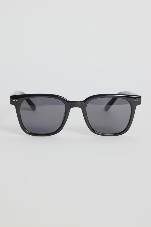 The Monaco Black Classic Sunglasses deliver clean, timeless style with a modern edge. Designed with a sleek black frame and softly rounded square lenses, they offer an effortless, everyday fit that works with absolutely everything. Subtle metal detailing adds a refined touch while the dark lenses keep the look sharp and versatile.

A classic staple made for sunshine, city strolls, and easy weekend wear