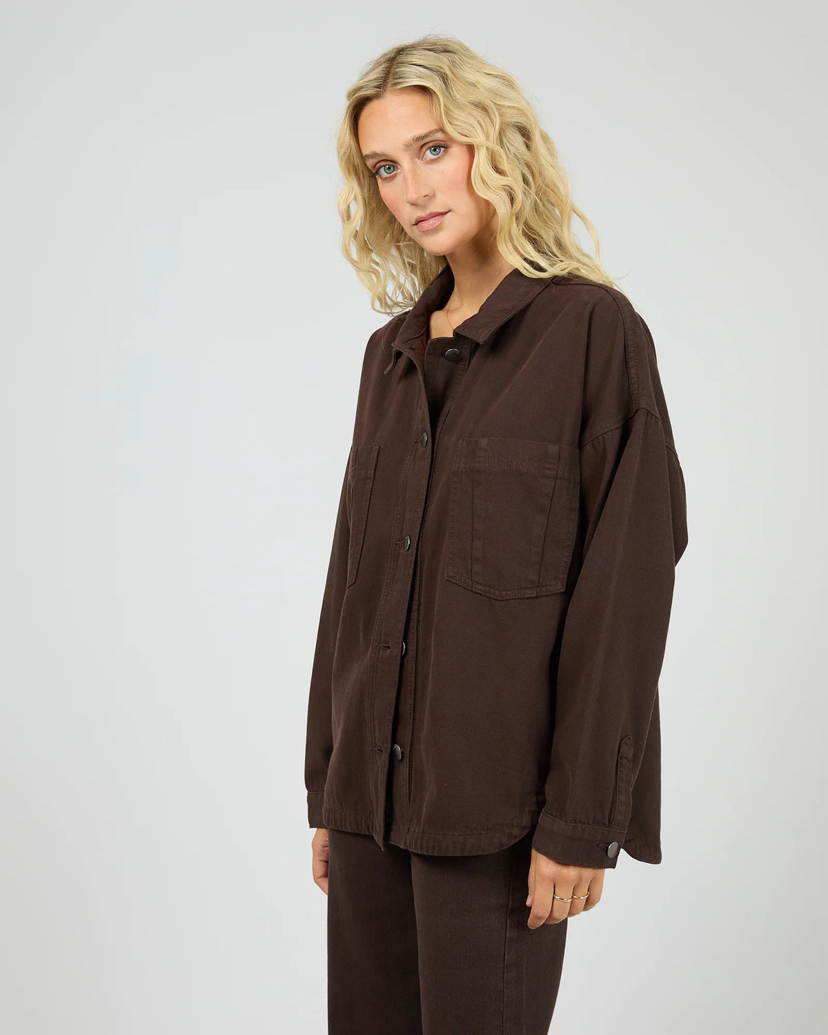 Chest pockets
Functional buttons
Cotton rigid denim
100% Cotton
Model is wearing a size 8