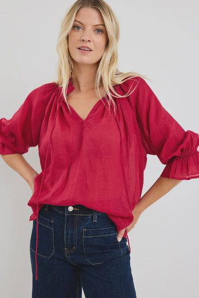 - Soft puff sleeves with subtle shirring
- Oversized fit for laid-back comfort
- Flattering v-neckline adds feminine charm
- Plain design offers endless styling options
- Natural linen-lyocell blend for breathable softness
- Fabric Composition - 55% Linen 45% Lyocell