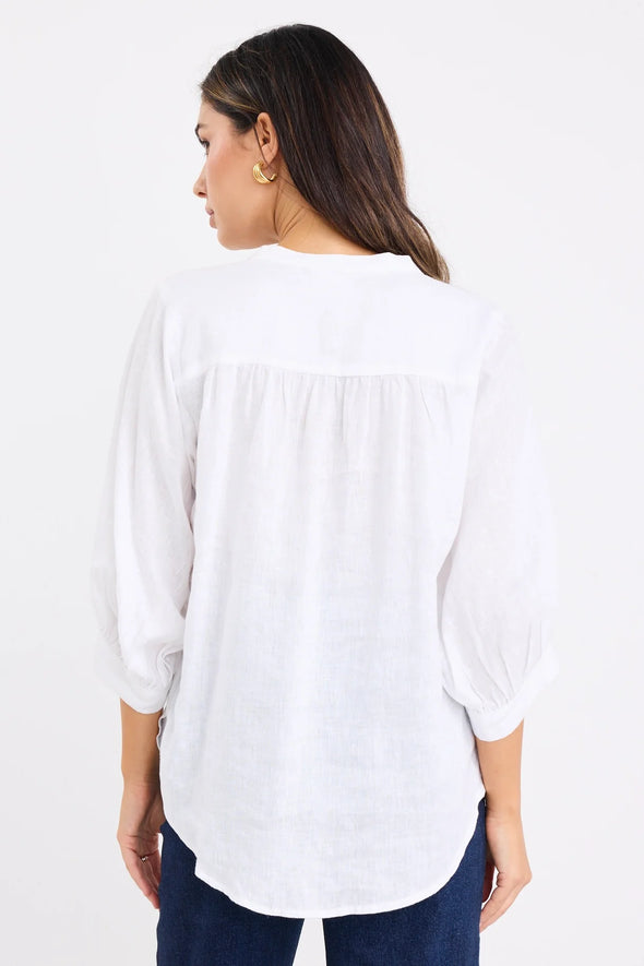 - V neckline&nbsp;
- Invisible Button down&nbsp;
- Cuff Sleeved
- 100% Linen