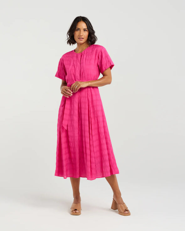Feminine cap sleeves with a relaxed fit
Button-down front for versatile styling
Curved bodice panels for subtle shape
Self-tie waist to cinch and flatter
Soft and lightweight
70% Rayon, 30% Nylon blend