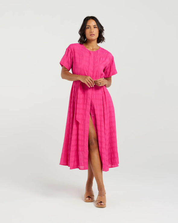 Feminine cap sleeves with a relaxed fit
Button-down front for versatile styling
Curved bodice panels for subtle shape
Self-tie waist to cinch and flatter
Soft and lightweight
70% Rayon, 30% Nylon blend