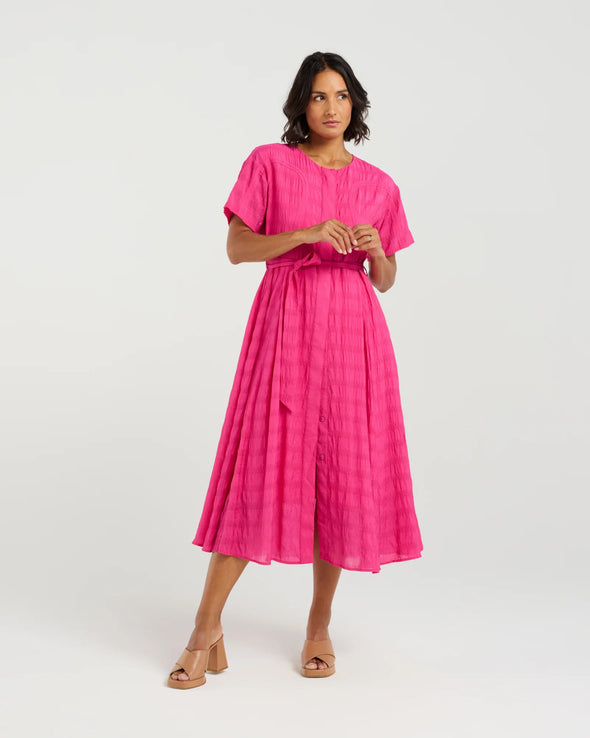 Feminine cap sleeves with a relaxed fit
Button-down front for versatile styling
Curved bodice panels for subtle shape
Self-tie waist to cinch and flatter
Soft and lightweight
70% Rayon, 30% Nylon blend