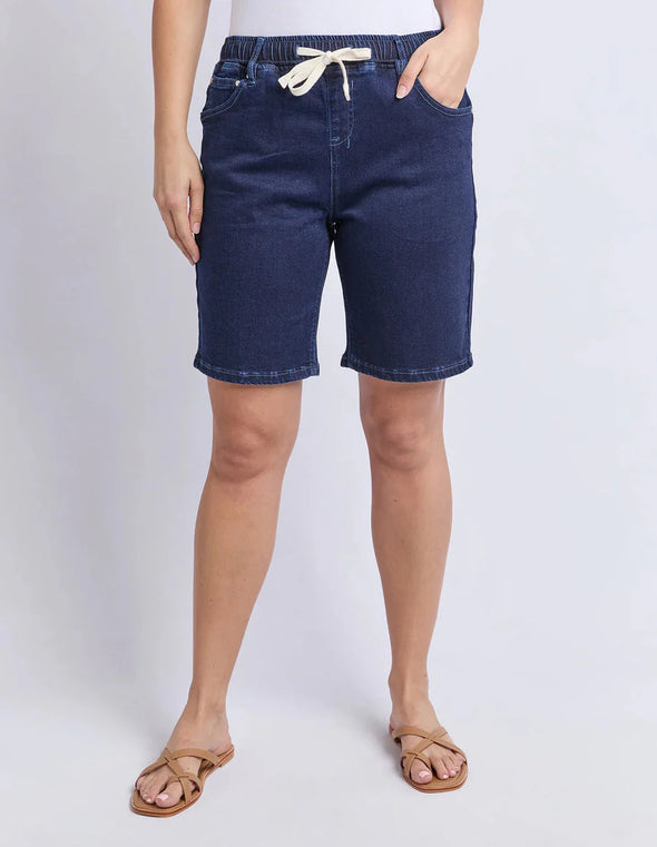 Elasticated waist with adjustable drawcord

Knee-length Bermuda cut for comfortable coverage

Relaxed leg fit

Functional side pockets

High-stretch denim for ultimate comfort

Fabric Composition: 94% Cotton, 4% Polyester, 2% Elastane