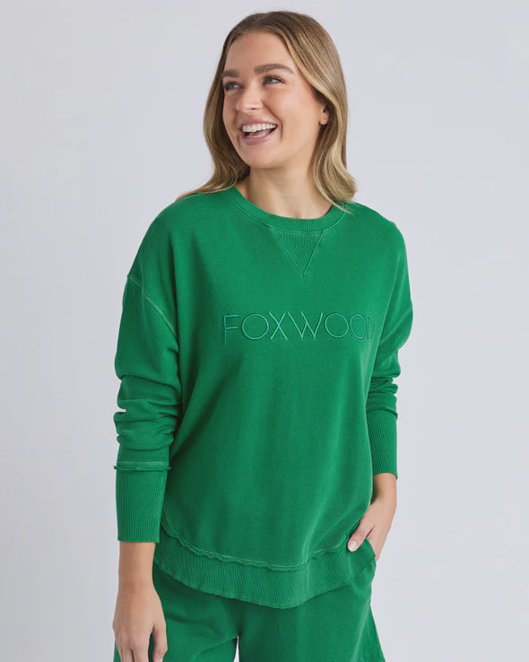 Signature Foxwood front chest embroidery

Raw edge detailing for a relaxed, modern look

Hi-lo curved hem for a flattering silhouette

Side splits for ease and comfort

Made from soft, breathable 100% cotton