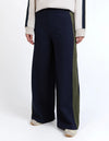 Elastic waist
Side panel detail
Relaxed Fit
61% Viscose 33% Nylon 6% Elastane