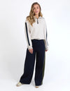 Elastic waist
Side panel detail
Relaxed Fit
61% Viscose 33% Nylon 6% Elastane
