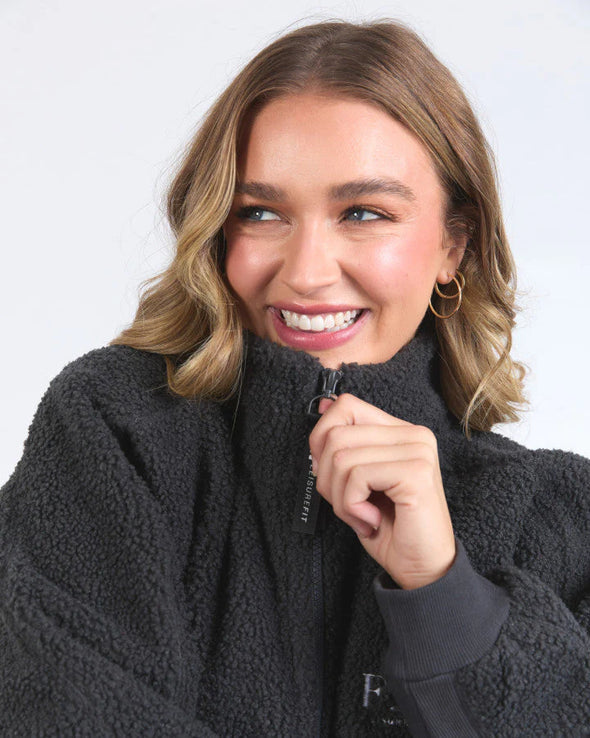 The Weekend Boucle Crew from Foxwood Clothing is your new everyday go-to for cozy vibes! With a handy 1/4 zip neck and pockets, it’s perfect for lounging or stepping out in style. Get ready to upgrade your comfort game and make this crew your favourite all week long!