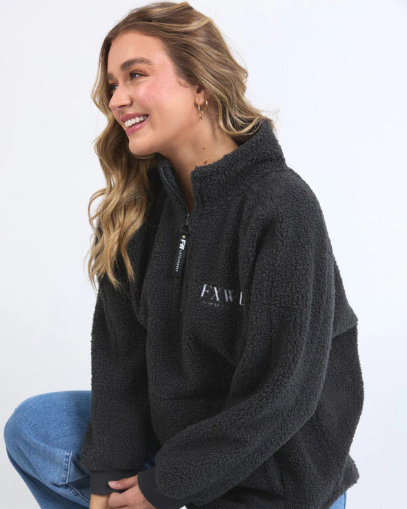The Weekend Boucle Crew from Foxwood Clothing is your new everyday go-to for cozy vibes! With a handy 1/4 zip neck and pockets, it’s perfect for lounging or stepping out in style. Get ready to upgrade your comfort game and make this crew your favourite all week long!