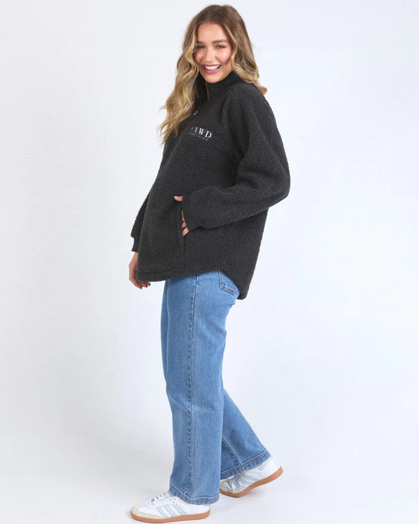 The Weekend Boucle Crew from Foxwood Clothing is your new everyday go-to for cozy vibes! With a handy 1/4 zip neck and pockets, it’s perfect for lounging or stepping out in style. Get ready to upgrade your comfort game and make this crew your favourite all week long!