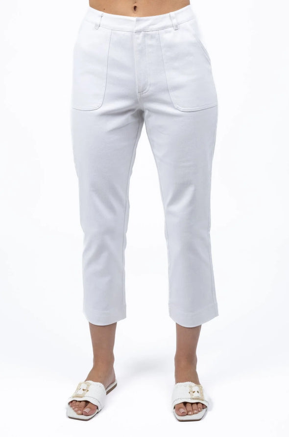 Our bestselling Raya Pant is back — a classic chino-style with a mid-rise, straight leg and relaxed fit. Crafted from soft cotton with a hint of stretch, this versatile pant features belt loops, front and back patch pockets, and flattering back darts for shape. Designed to sit at the ankle, it’s the perfect everyday style for comfort and polish.