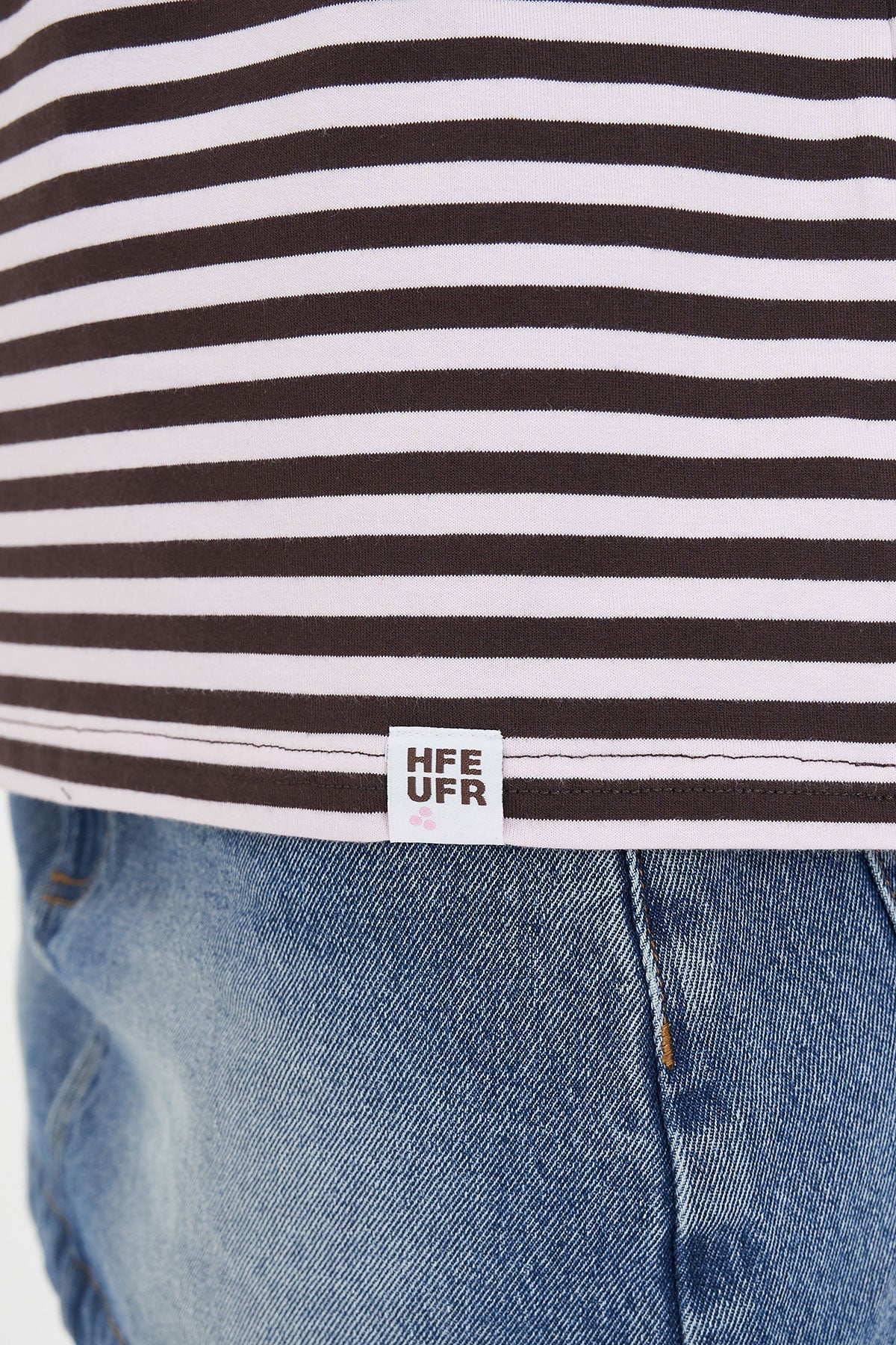 Fitted silhouette
Classic crew neckline
Cap sleeves
Custom Huffer yarn-dyed stripe
Signature Huffer woven label
Soft stretch jersey
97% Cotton | 3% Elastane
186gsm fabric weight