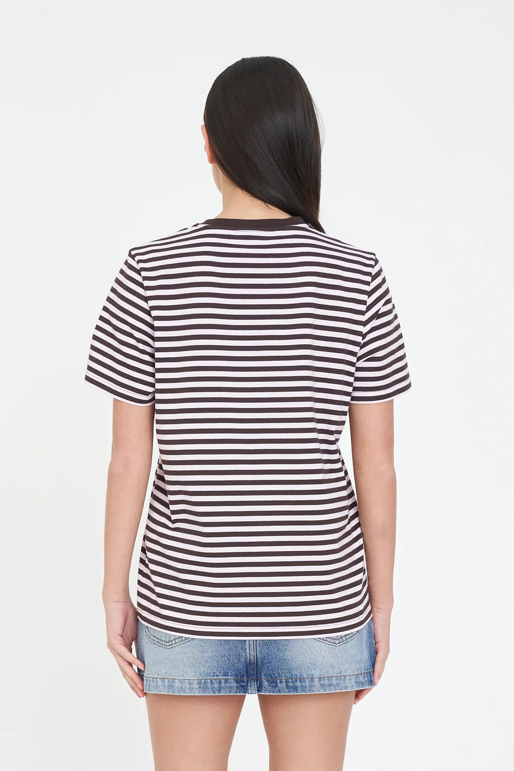 Fitted silhouette
Classic crew neckline
Cap sleeves
Custom Huffer yarn-dyed stripe
Signature Huffer woven label
Soft stretch jersey
97% Cotton | 3% Elastane
186gsm fabric weight