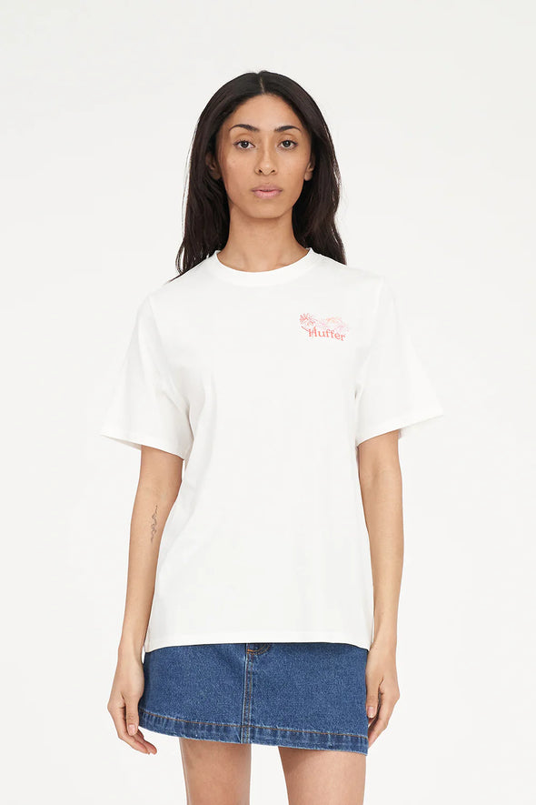 100% Cotton, 170gsm

Short sleeve, classic streetwear fit

15mm ribbed neckline for shape and durability

Huffer branded placement screenprint &amp; puff print

Built for everyday wear with expressive style