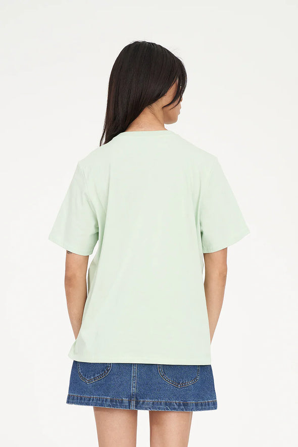 100% Cotton, 170gsm standard weight jersey

Classic fit with short sleeves

15mm ribbed neckline for structure

Custom Huffer piece-dyed colour finish

Huffer branded placement puff print
