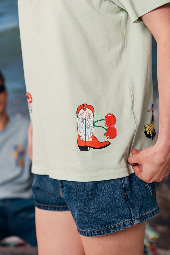 Huffer x Studio Bon Sounds of Summer exclusive design

Classic short sleeve streetwear fit

Huffer branded placement screen print

15mm neck rib for structure and comfort

Premium 170gsm 100% cotton for breathability and durability