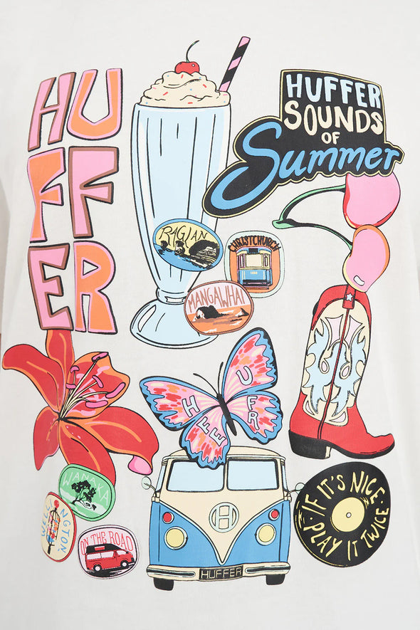 Huffer x Studio Bon Sounds of Summer exclusive design

Classic short sleeve streetwear fit

Huffer branded placement embroidery

15mm neck rib for structure and comfort

Premium 170gsm 100% cotton for breathability and durability