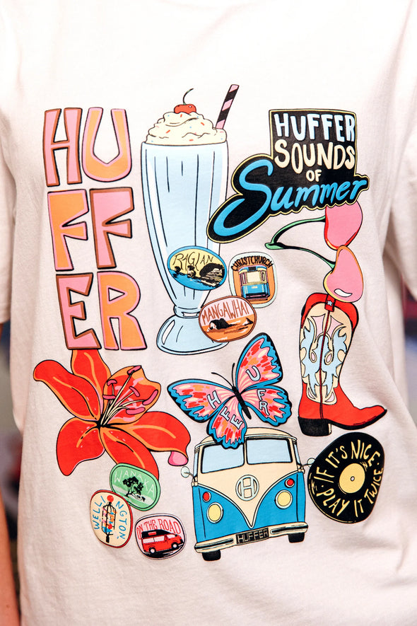 Huffer x Studio Bon Sounds of Summer exclusive design

Classic short sleeve streetwear fit

Huffer branded placement embroidery

15mm neck rib for structure and comfort

Premium 170gsm 100% cotton for breathability and durability