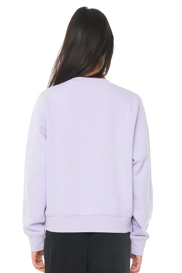 Get ready to rock the streets with the stylish Huffer sweater in a gorgeous lilac color. This cozy sweater not only keeps you warm with its fleece lining, but it also adds a touch of sophistication with the embroidered brand name "Huffer"