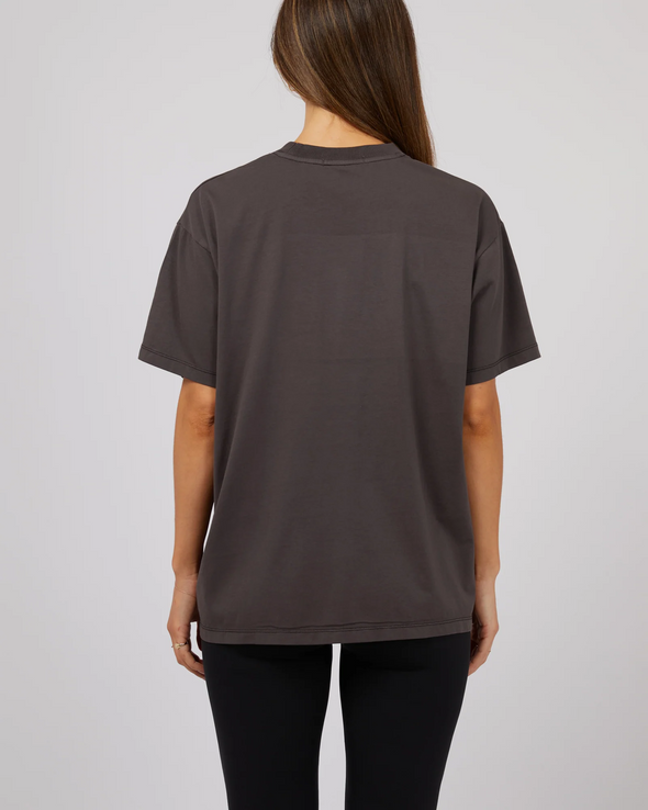 We all need that casual tee to make our outfit decisions that much simpler. And this vintage vibe tee from Jorge is it! Made from heavy weight jersey with a front graphic print, this tee boasts an oversized fit for maximum comfort. Crafted from 100% Cotton, it's the perfect on-the-go wardrobe essential.