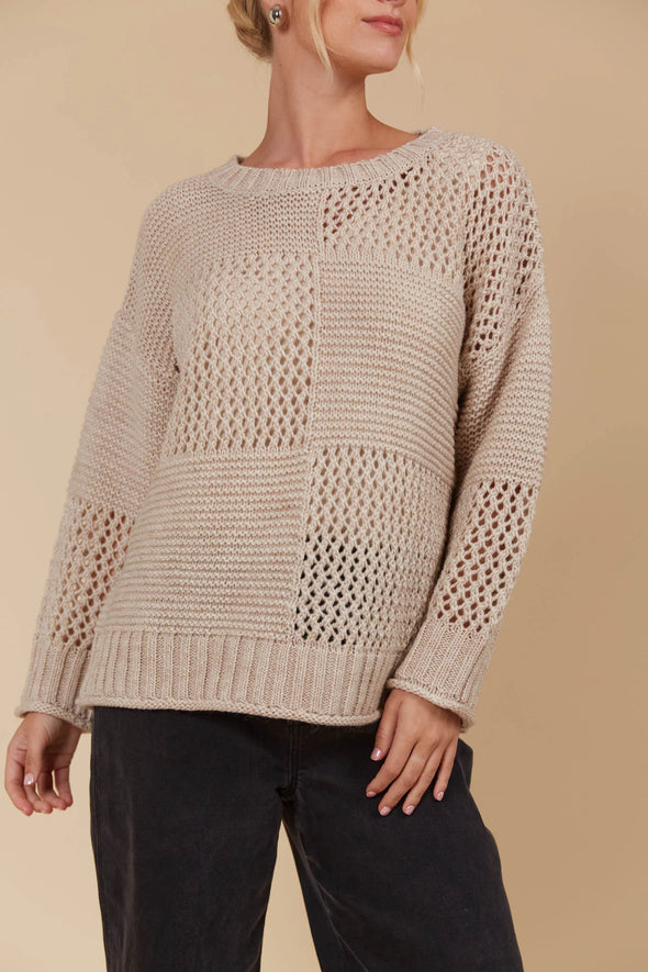 Wide round neck
Drop shoulder
Long sleeves
Hip-length
Contrasting weave design
Easy fit
80% Acrylic, 20% Wool