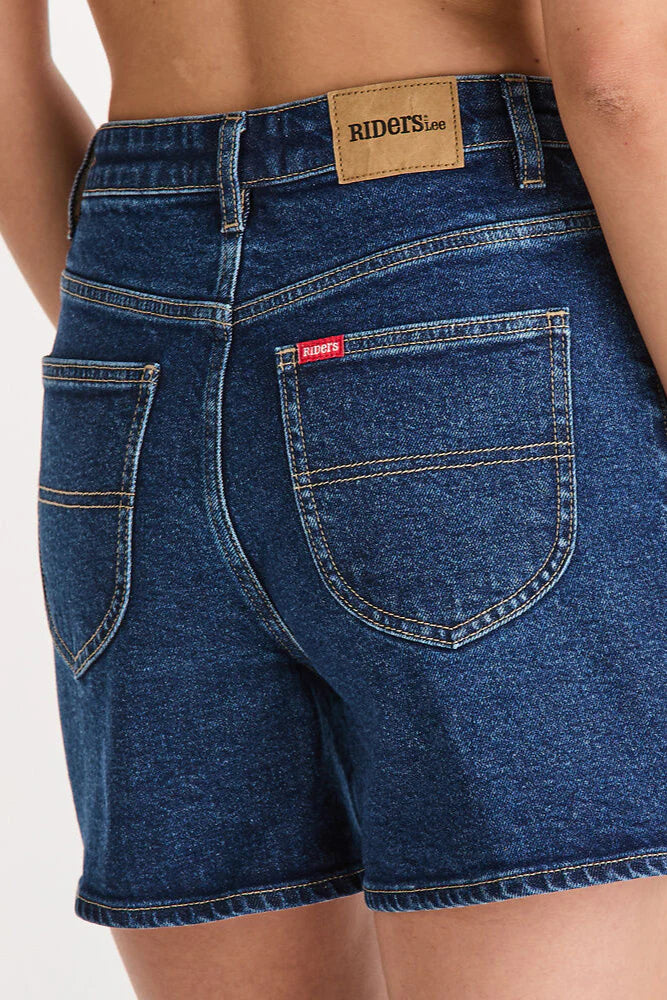 - High Rise
- Fitted Top Block
- Relaxed Leg
- Zip Fly
- Contrast Stitching
- Paper Patch (Vegan)
- Model is 175cm tall and wearing a size 8