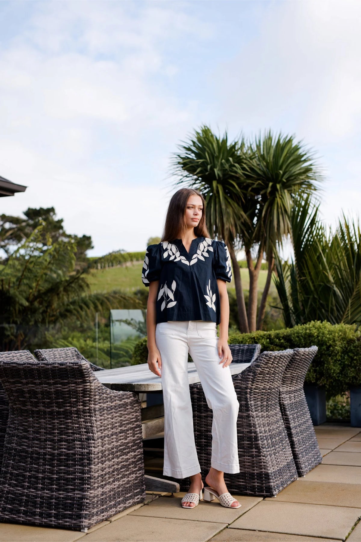 NMBR Rose Olivia Top Navy Sand