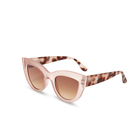 Frame colour: Pink Havana

Lens colour: Brown Gradient

Light Filter Category 3 (8–18% transmission) — ideal for bright sunlight

UV400 protection for complete eye safety

Signature Cat Eye silhouette with raised corners and large lenses