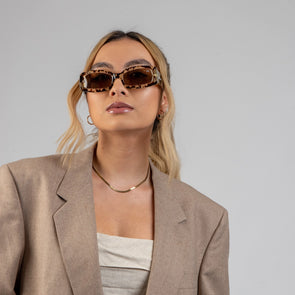 With their distinctive outline and bold personality, the Quinn will add some edge to your accessory collection and give you that it-girl look, making all others envious and lusting for a pair.