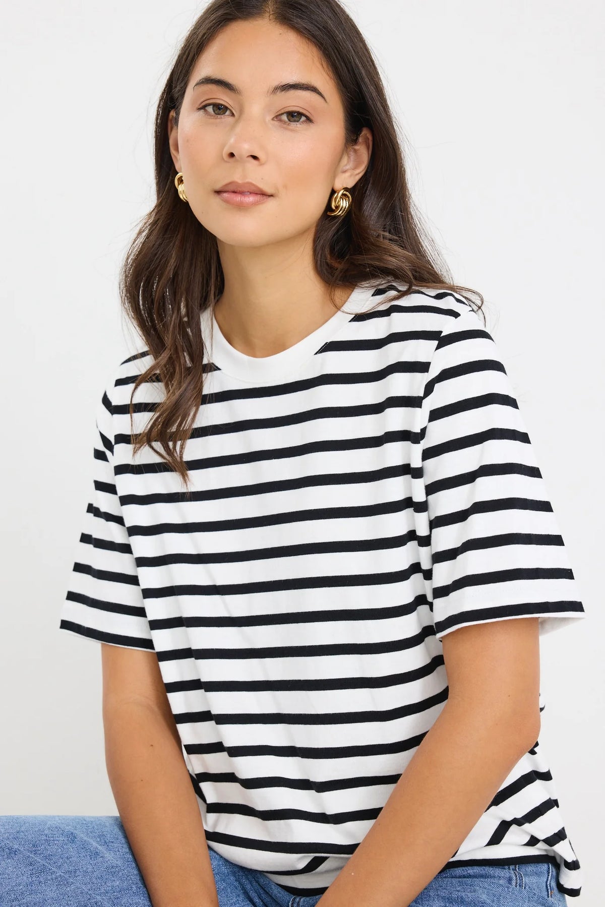 Black and white stripe design

Oversized, boxy fit

Classic crew neckline

Short sleeves

Soft, breathable cotton blend

Comfortable stretch for everyday wear

Fabric Composition
95% Cotton, 5% Elastane