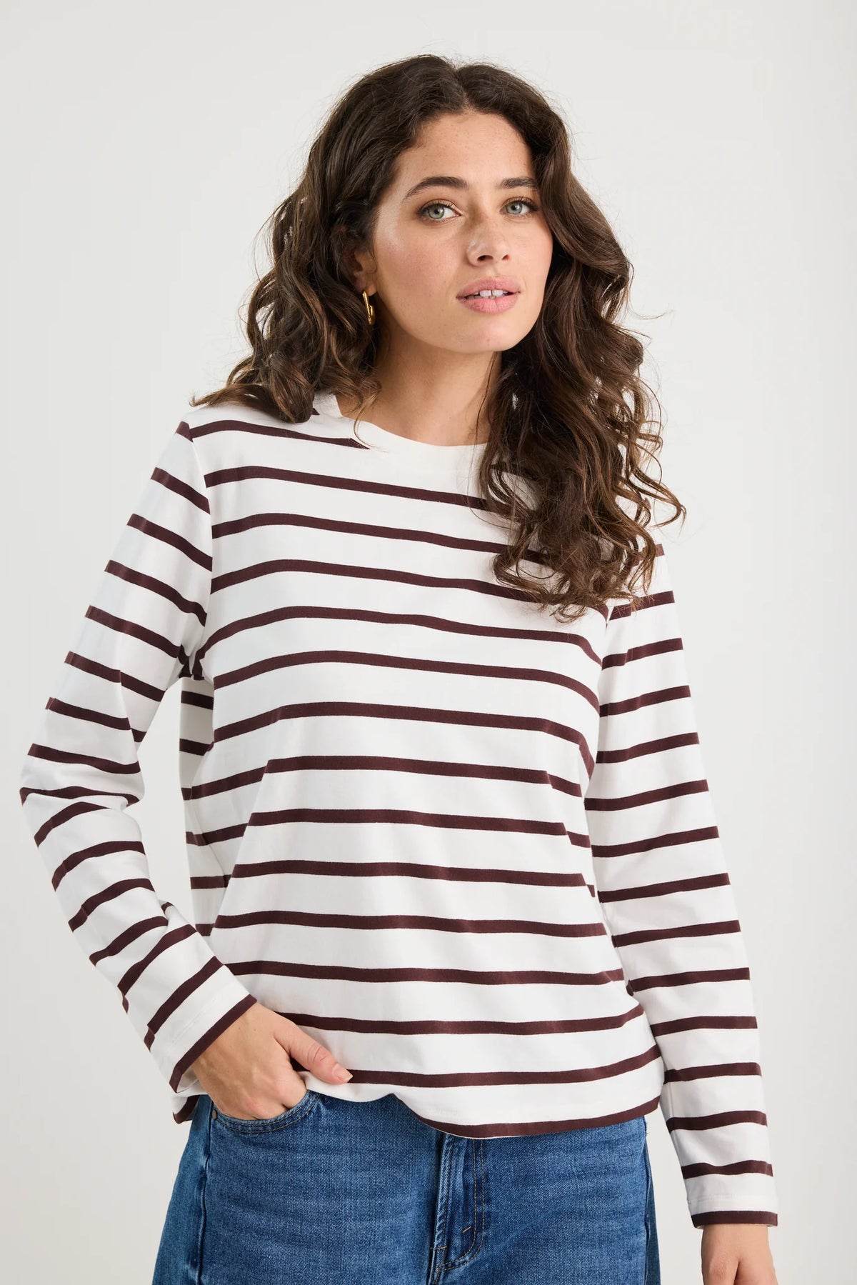 - Chocolate and white horizontal stripe
- Relaxed boxy fit with dropped shoulders
- Long sleeves with soft stretch for comfort
- Crew neckline with clean finish
- Fabric - 95% cotton, 5% elastane
- Natural fibre