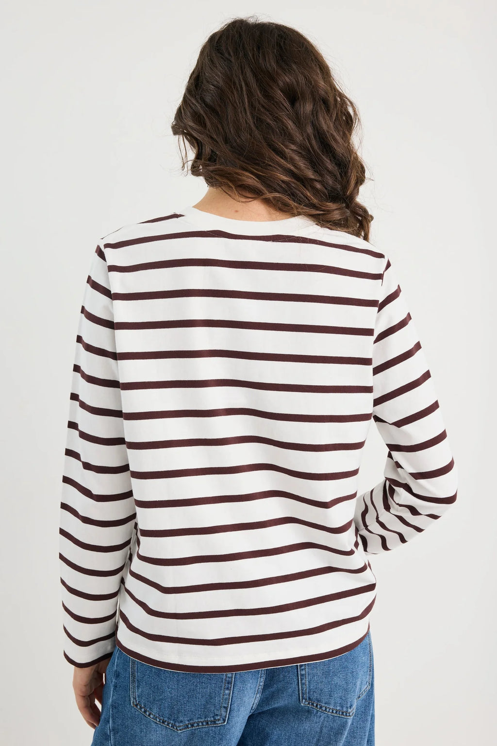 - Chocolate and white horizontal stripe
- Relaxed boxy fit with dropped shoulders
- Long sleeves with soft stretch for comfort
- Crew neckline with clean finish
- Fabric - 95% cotton, 5% elastane
- Natural fibre