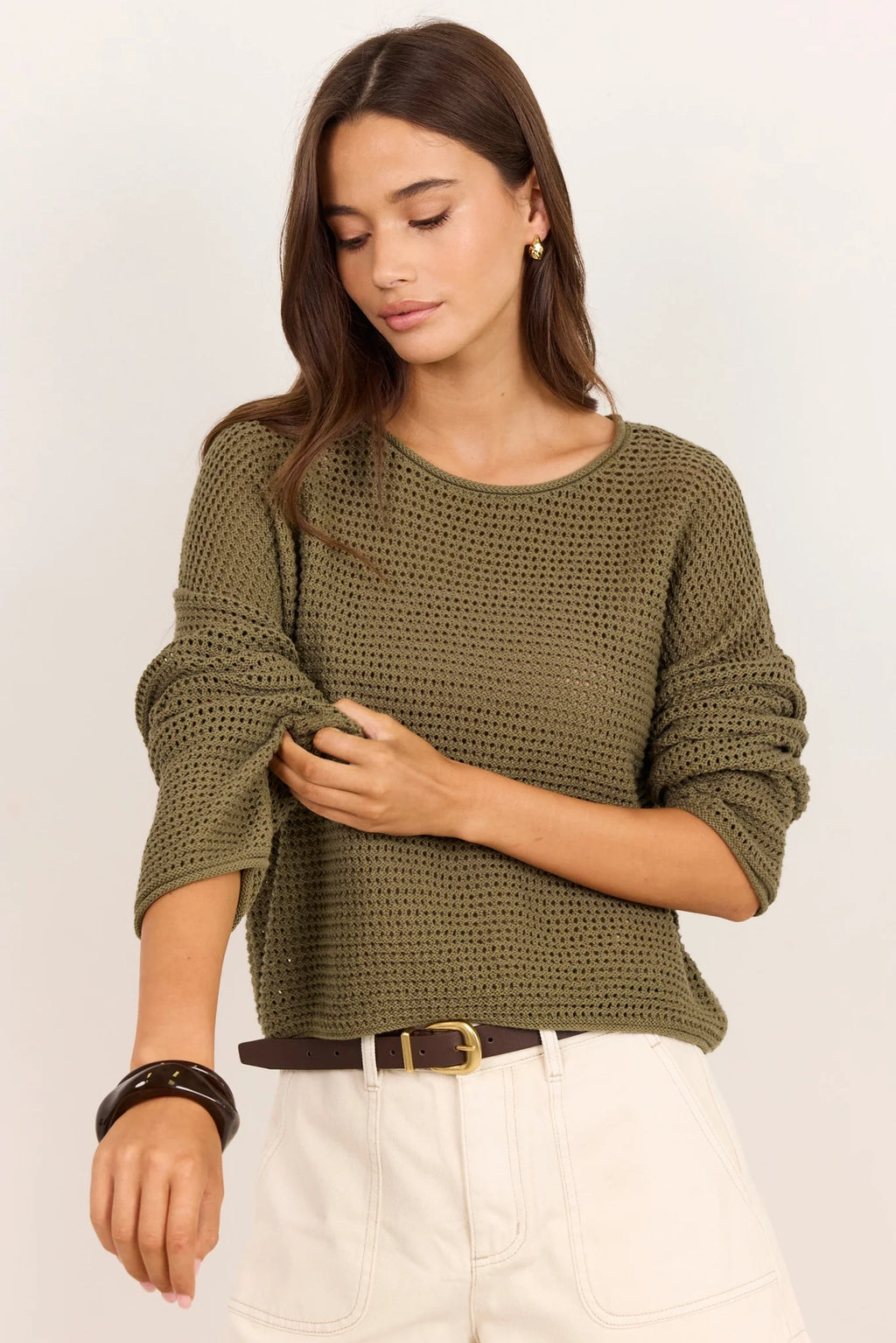 - Classic crew neck design&nbsp;
- Crochet knit&nbsp;
- Relaxed fit with long sleeves
- Light Khaki colourway
- Fabric - 100% cotton