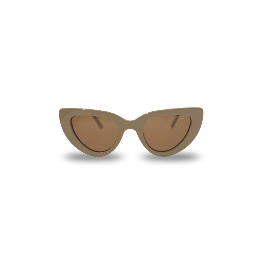 This classic cat eye design is a true fashion icon, effortlessly elevating any look with its timeless charm. Its understated elegance is what makes it a must-have staple in every wardrobe. Colour Latte