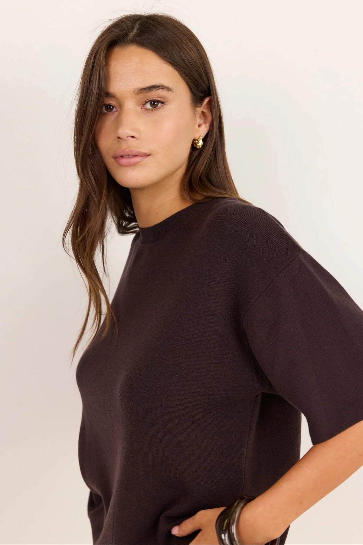 - Short sleeves
- Relaxed silhouette
- Lightweight knit finish
- Fabric Composition - 35% Lyocell, 30% Polyester, 20% Nylon, 10% Bamboo, 5% Linen
- Delicate garment