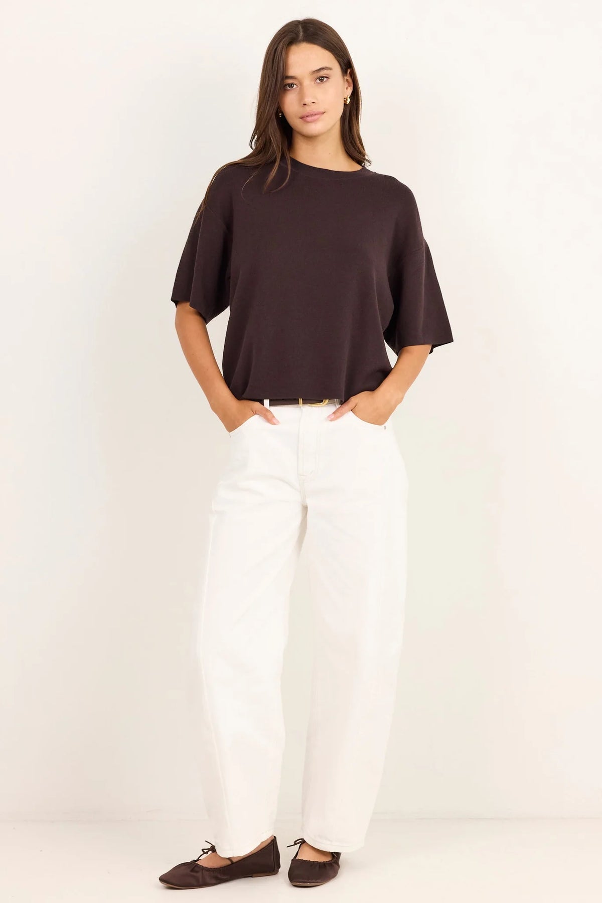 - Short sleeves
- Relaxed silhouette
- Lightweight knit finish
- Fabric Composition - 35% Lyocell, 30% Polyester, 20% Nylon, 10% Bamboo, 5% Linen
- Delicate garment