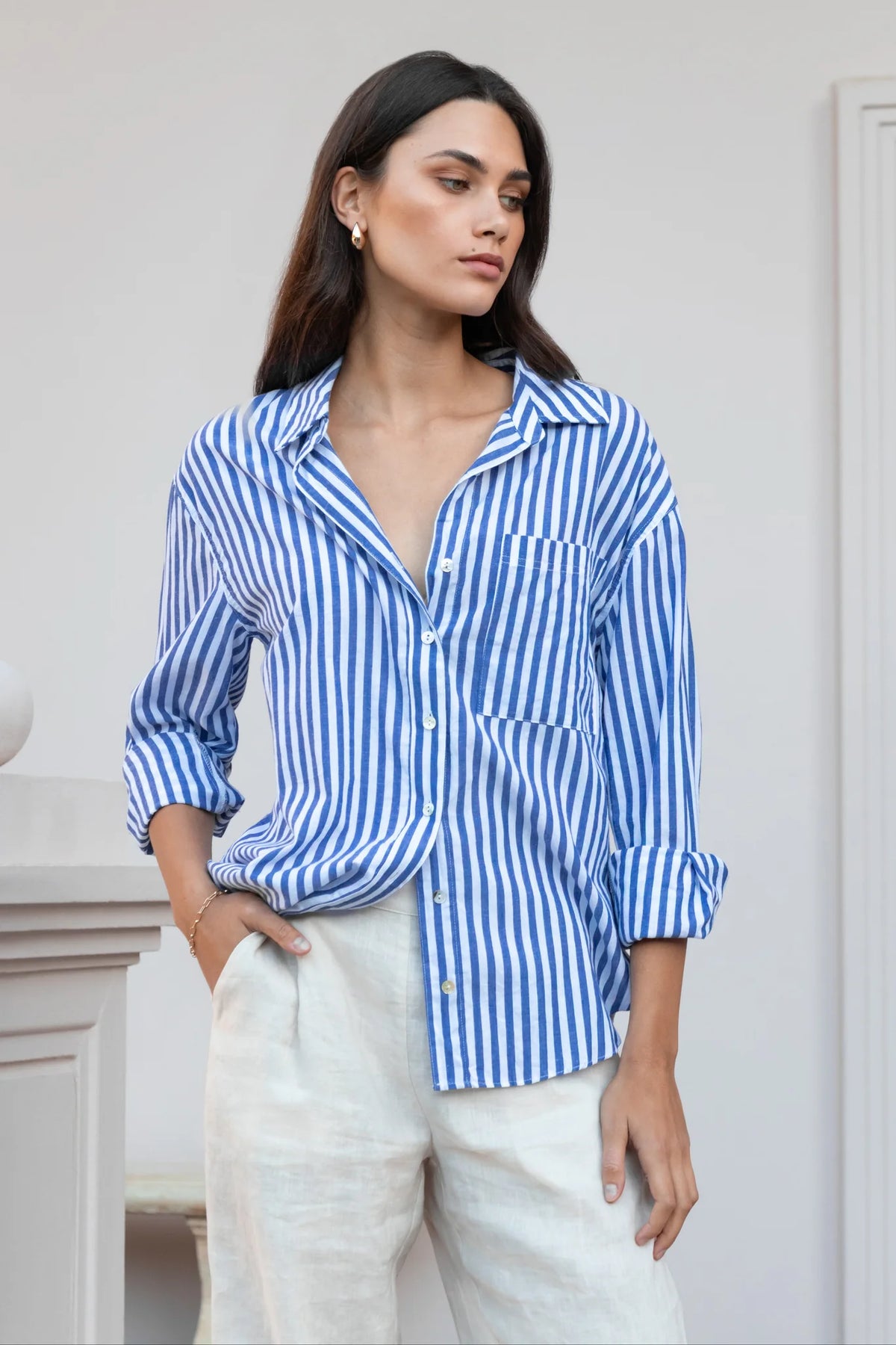 - Long sleeve design
- Button front
- Oversized fit
- Fabric Composition 100% Cotton