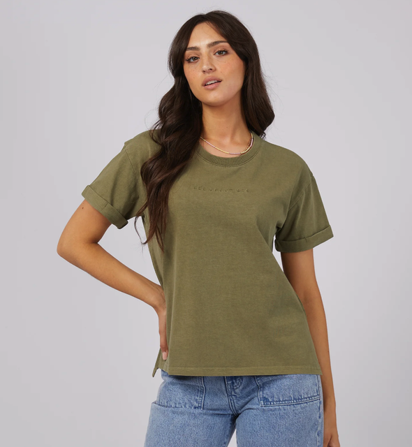 Get ready to rock the weekend with the All About Eve Washed Tee. This trendy top features a stylish garment wash and boasts a branded chest embroidery. Pair it with your favorite denim jeans and sneakers for the ultimate chic and effortless look.