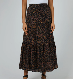 The Pip maxi skirt is perfect for Spring! Made from soft, stretchy polyester, this skirt is comfortable to wear. The turned over elastic waistband ensures maximum comfort. Pair it with sandals and your favourite tee for a stylish and cozy look.