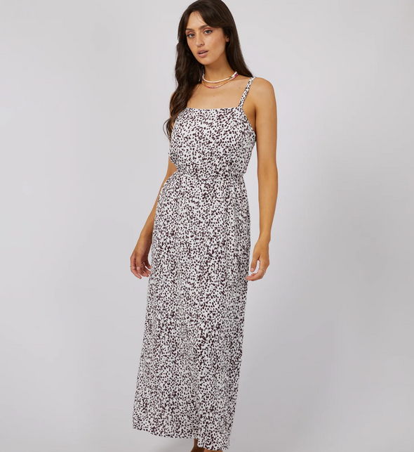 Get ready to wander in style with the Rhi Maxi Dress. Made from soft viscose, this dress offers both comfort and wanderlust-inspired style. With a figure-flattering silhouette that accentuates your waist and hips, it's perfect for any occasion - from a day at the coast to a beautiful dinner at night.&nbsp;