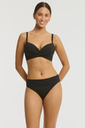 Made from regenerated recycled nylon yarns

Soft folded waistband for comfort and versatility

Mid-rise pant base

Adjustable waistband—wear high-waisted or folded down

Powermesh lining for front and back support

Durable, soft-touch fabric with premium stretch

Designed with sustainability and innovation in mind

Fabric Composition
85% Recycled Nylon, 15% Elastane