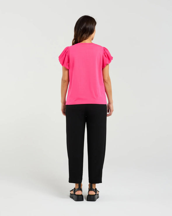 95% Cotton, 5% Spandex

Pink chiffon puff sleeves

Gathered detail for a flattering silhouette

Classic, versatile bodice design

Perfect for casual to occasion wear